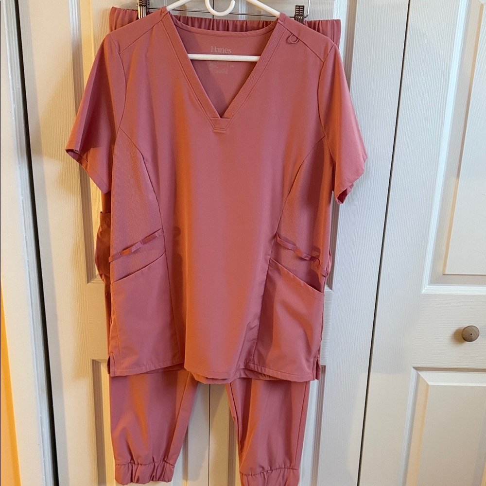 Hanes Women's coral Scrub Set